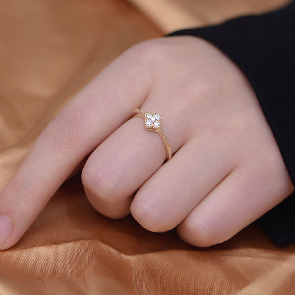 Clover Luminary Beaded Ring