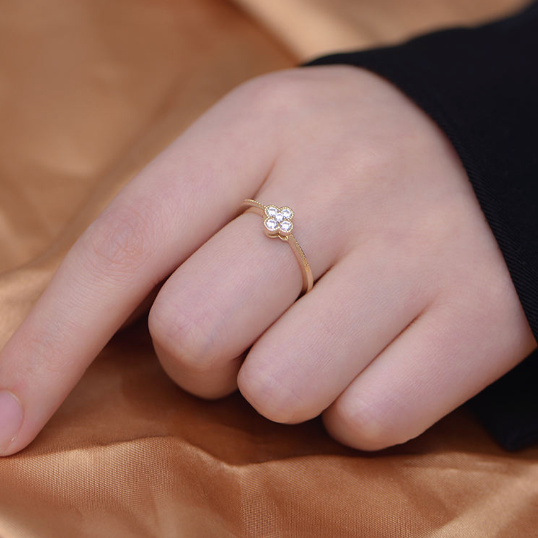 Clover Luminary Beaded Ring